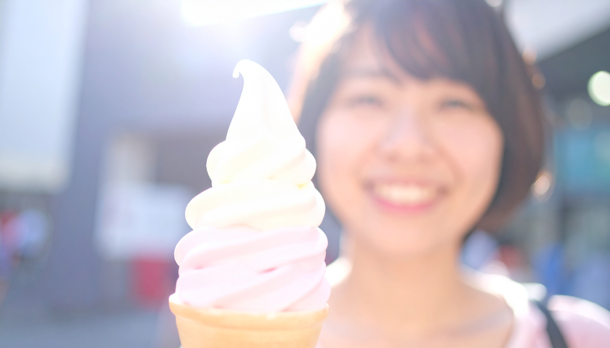アイスで幸せチャージ！？科学的に解説！幸せホルモンとアイスの関係のイメージ画像