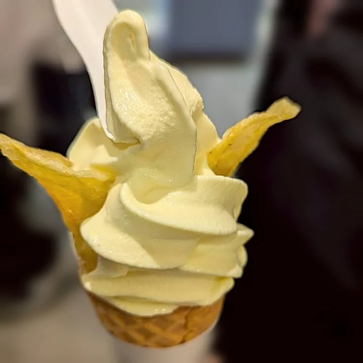 十勝VALLEYs 新千歳空港店のインカのめざめバターソフトW